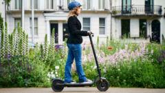 E-Scooter İlanları Yasadışı: UK Yollarında Kullanımı Yasaklandı!