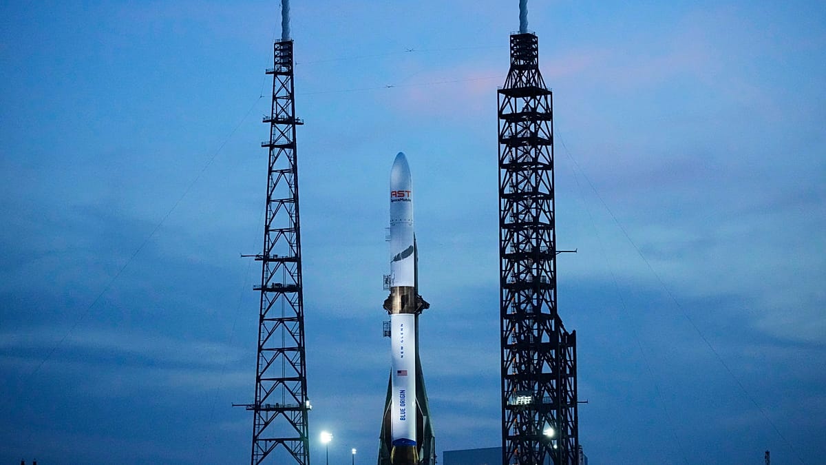 Amazon’s Leo Internet Service Set to Challenge SpaceX’s Starlink