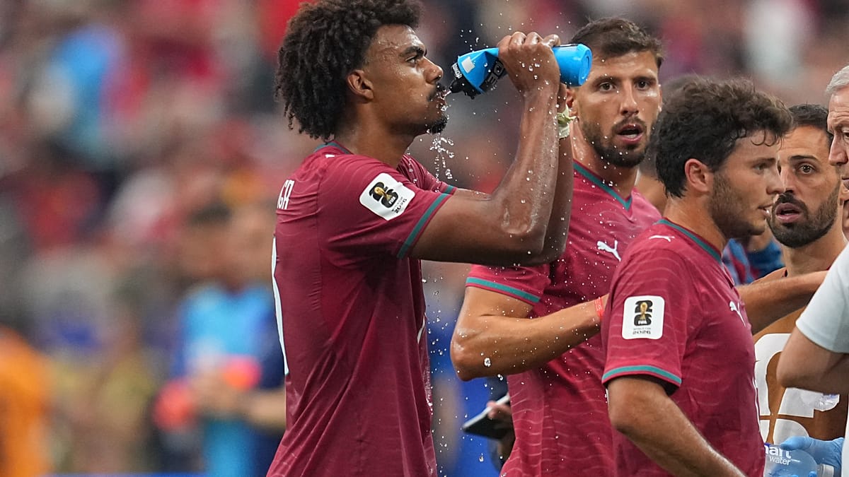 Do Hydration Breaks in the World Cup Really Help Players Beat the Heat?