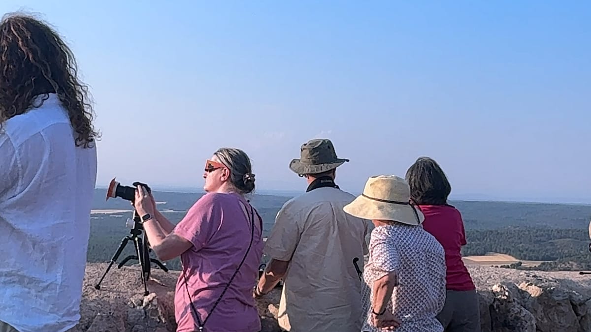 Solar Eclipse Draws Crowds to Gormaz Fortress in Soria!