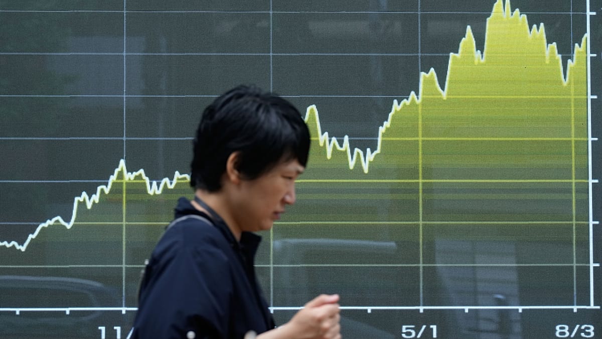 Japan's Bond