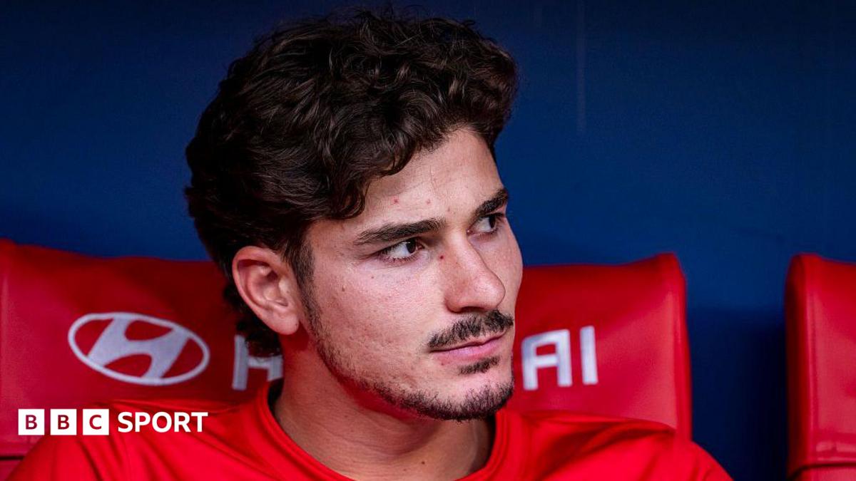 Alvarez’s Arsenal Dilemma: Will He Make the Move Before the Deadline?